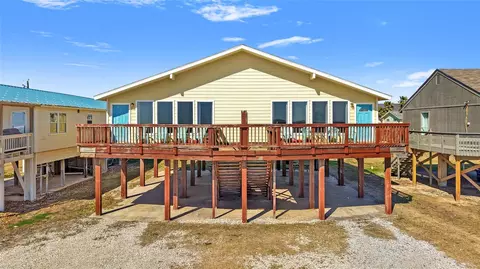 314 Beach Dr, Surfside Beach, TX 77541