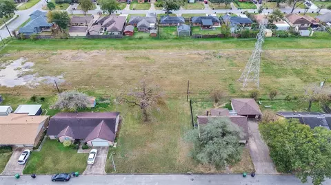 1115 Gardendale Dr, Houston, TX 77018