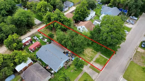 111 6th Ave N, Texas City, TX 77590