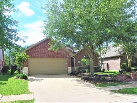 18911 Cove Mill Ln, Cypress, TX 77433