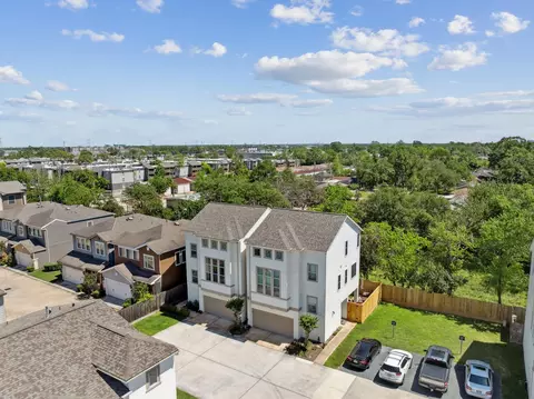 1914 Hollister Tree Xing, Houston, TX 77080