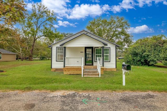 3510 Brooks St, Dayton, TX 77535