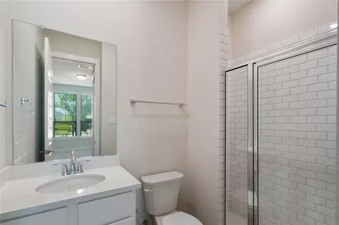 Bath - 28058 Willow Glen Dr, Spring, TX 77386 photo 1 of 5