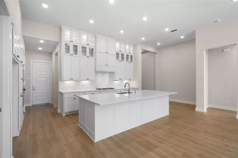 Kitchen - 28058 Willow Glen Dr, Spring, TX 77386 photo 1 of 4