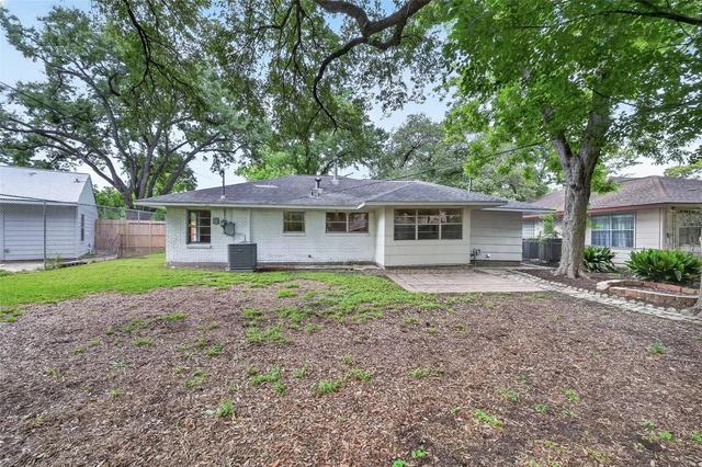 4106 Woodshire St, Houston, TX 77025