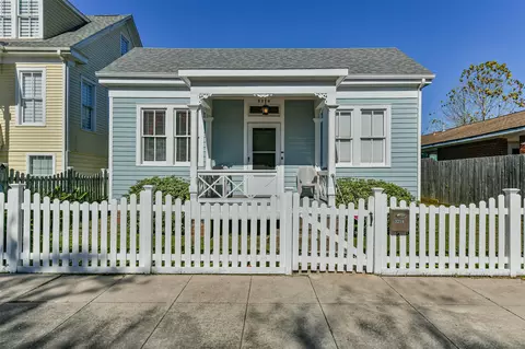 3210 Ursuline St, Galveston, TX 77550
