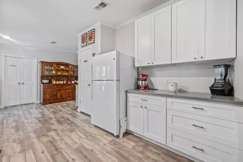 Kitchen - 161 W W Crk, Trinity, TX 75862 photo 4 of 4