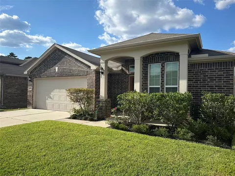 Exterior - 2570 Riverway Dr, Conroe, TX 77304 photo 2 of 7