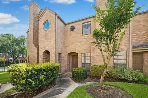 3300 Bellefontaine St #2, Houston, TX 77025