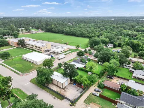 301 Murray St, Conroe, TX 77301 photo 4