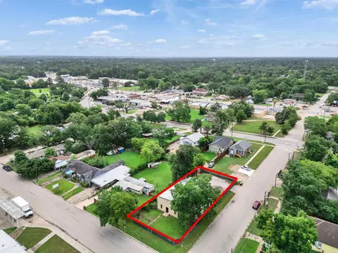 301 Murray St, Conroe, TX 77301 photo 8