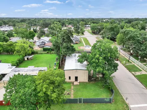 301 Murray St, Conroe, TX 77301 photo 9