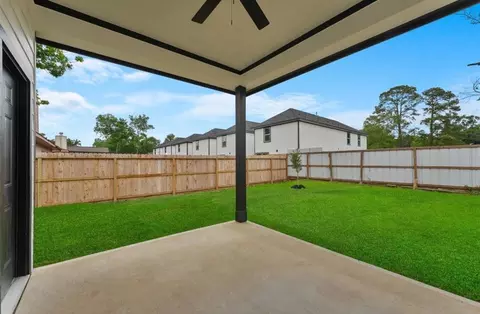 8233 Sterlingshire St, Houston, TX 77078