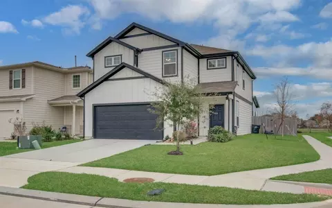 4627 Prairie Chase Dr, Houston, TX 77069
