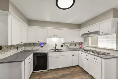 Kitchen - 25302 Fairbrook Ln, Spring, TX 77373 photo 6 of 6