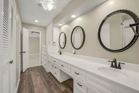 Bath - 25302 Fairbrook Ln, Spring, TX 77373 photo 6 of 6