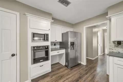Kitchen - 25302 Fairbrook Ln, Spring, TX 77373 photo 5 of 6