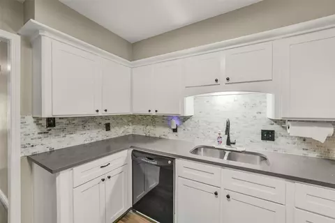 Kitchen - 25302 Fairbrook Ln, Spring, TX 77373 photo 4 of 6