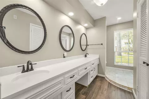 Bath - 25302 Fairbrook Ln, Spring, TX 77373 photo 4 of 6