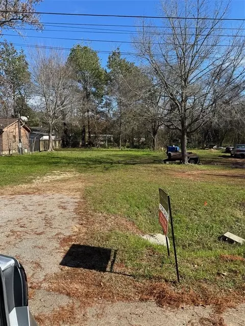 112 Felder St, Willis, TX 77378 photo 1