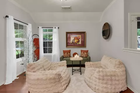 Living - 3 Darlinghurst Dr, Conroe, TX 77384 photo 2 of 3