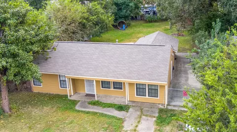 130 Airway Dr, Houston, TX 77037