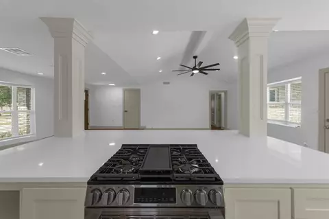 Kitchen - 5202 Moonshadows Dr, Humble, TX 77346 photo 4 of 6