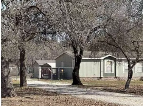 80 Savannah Rdg, Von Ormy, TX 78073 photo 2