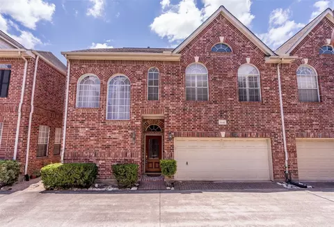 5913 Dolores St #B, Houston, TX 77057