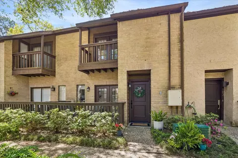 11711 Memorial Dr #105, Houston, TX 77024