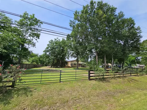 Exterior - 7225 Root Rd, Spring, TX 77389 photo 3 of 18