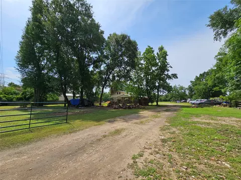 Exterior - 7225 Root Rd, Spring, TX 77389 photo 4 of 18