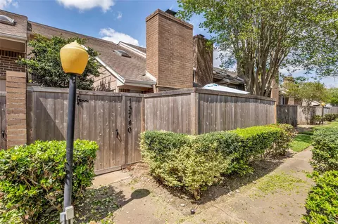 13740 Hollowgreen Dr #605, Houston, TX 77082