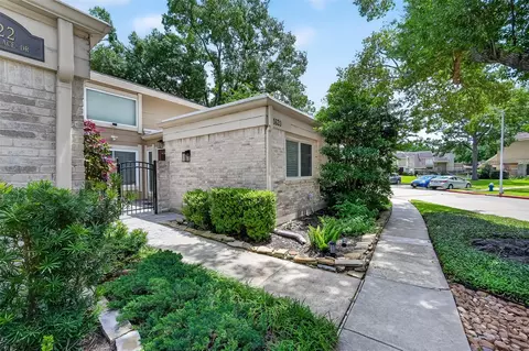 11620 Village Place Dr #329, Houston, TX 77077