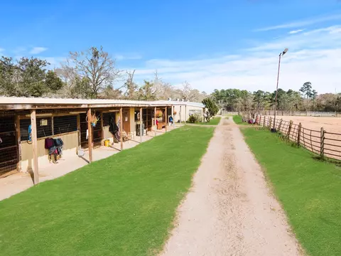 Exterior - 13259 Kidd Rd, Conroe, TX 77302 photo 8 of 11