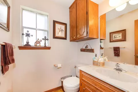 Bath - 13259 Kidd Rd, Conroe, TX 77302 photo 3 of 3