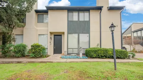 1112 Bering Dr #68, Houston, TX 77057