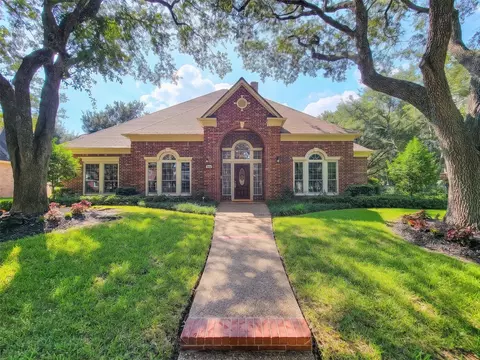 2702 Briar Knoll Ct, Sugar Land, TX 77479