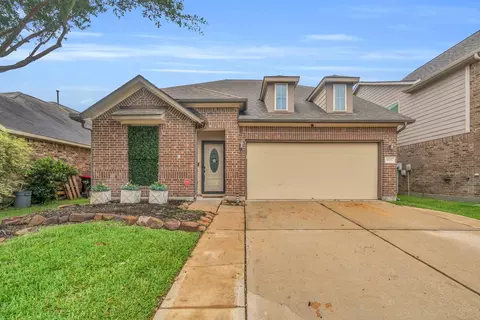 9951 Lazy Cove Ln, Brookshire, TX 77423