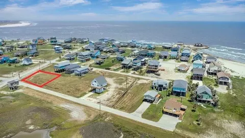 12922 Jean Lafitte Dr, Freeport, TX 77541