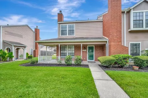 17287 Saturn Ln, Houston, TX 77058