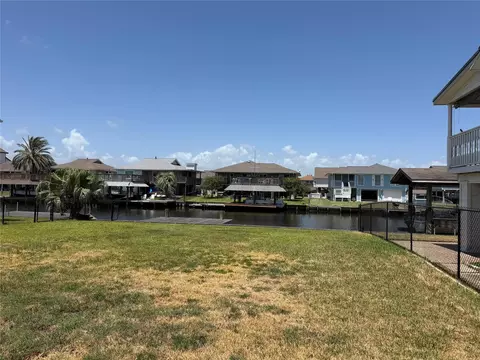 1173 Sailfish, Bayou Vista, TX 77563