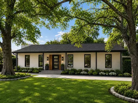 1902 Chimney Rock, Houston, TX 77056