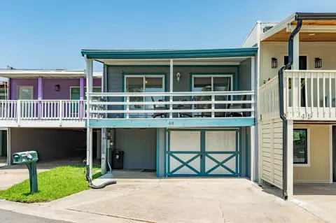 46 Harbour Cir, Galveston, TX 77554