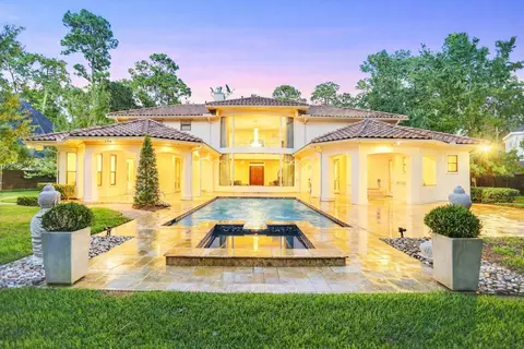 24 E Shady Ln, Houston, TX 77063