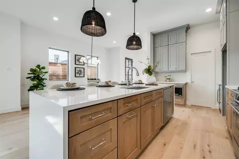 Kitchen - 116 E 23rd St, Houston, TX 77008 photo 4 of 7