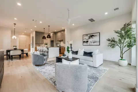 Living - 116 E 23rd St, Houston, TX 77008 photo 1 of 4