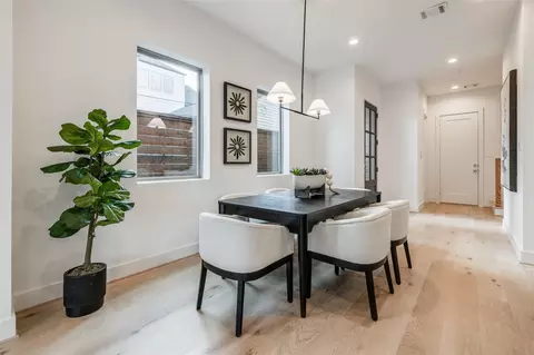 Dining - 116 E 23rd St, Houston, TX 77008 photo 3 of 3