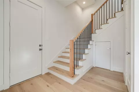Entry Way - 116 E 23rd St, Houston, TX 77008 photo 3 of 3