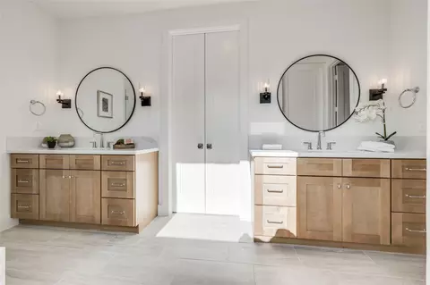 Bath - 116 E 23rd St, Houston, TX 77008 photo 4 of 5